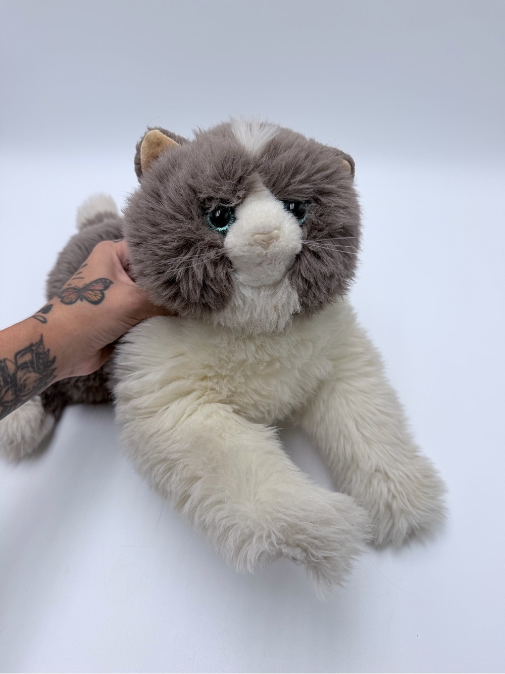 Vintage 1988 GUND Collector’s Classic Gray White Cat Plush Blue Eyes Floppy